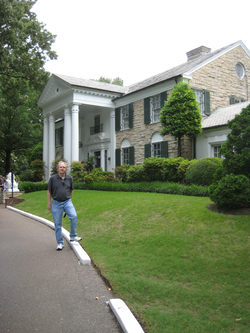 Kevin Hogan visits Graceland
